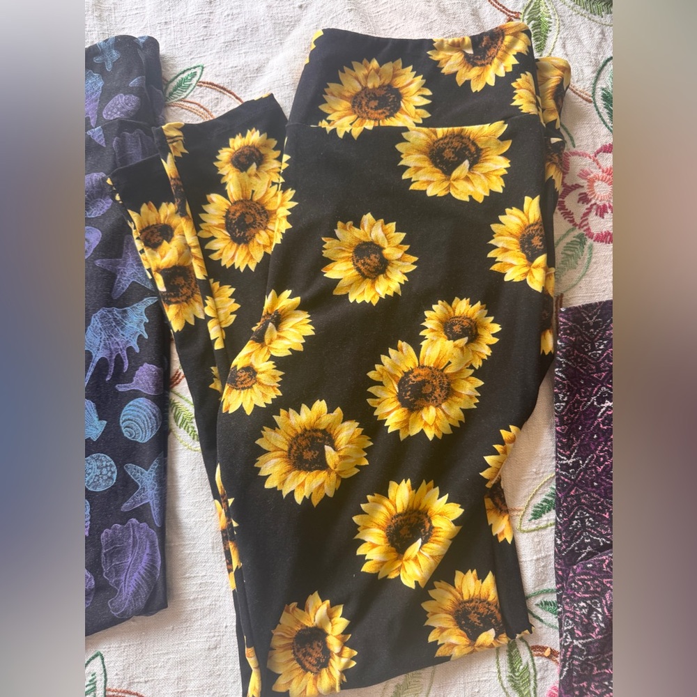 LuLaRoe T/C Sunflower Leggings among 4 Pair great condition size T/C 12-18